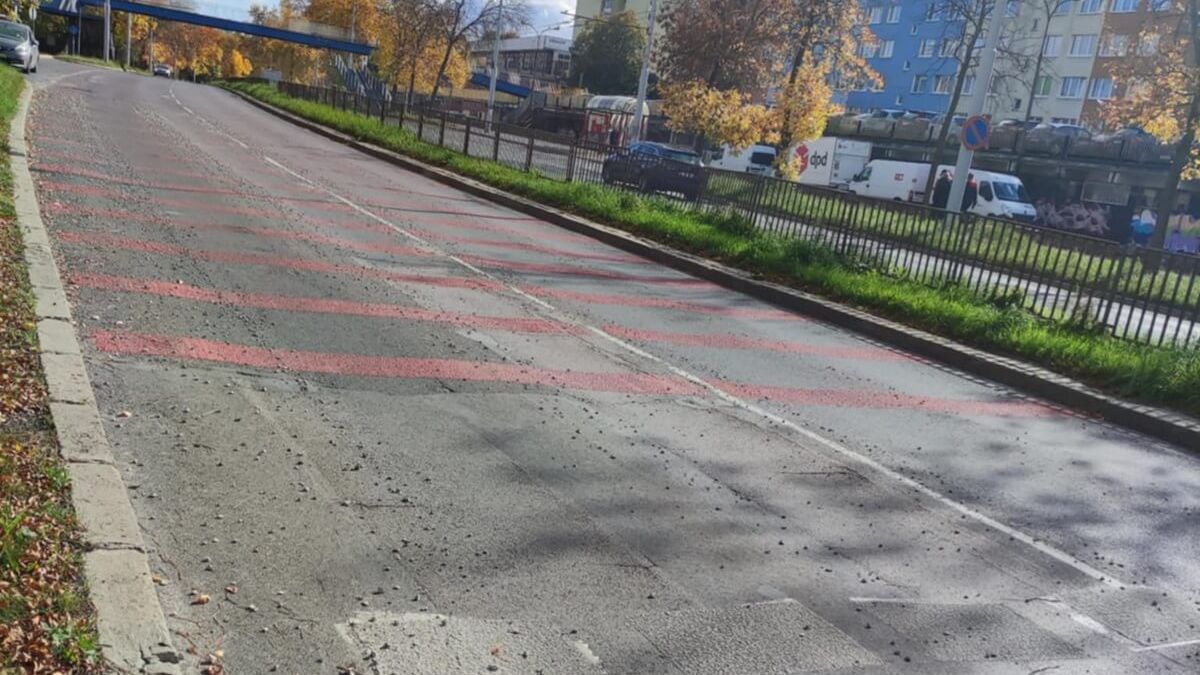 Rozsypane kamienie na al. Andersa w Lublinie