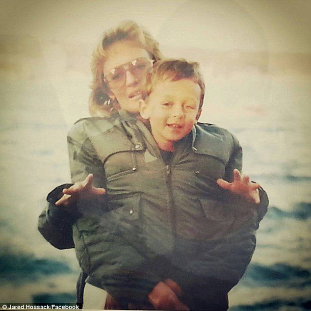 Jared Hossack z matką