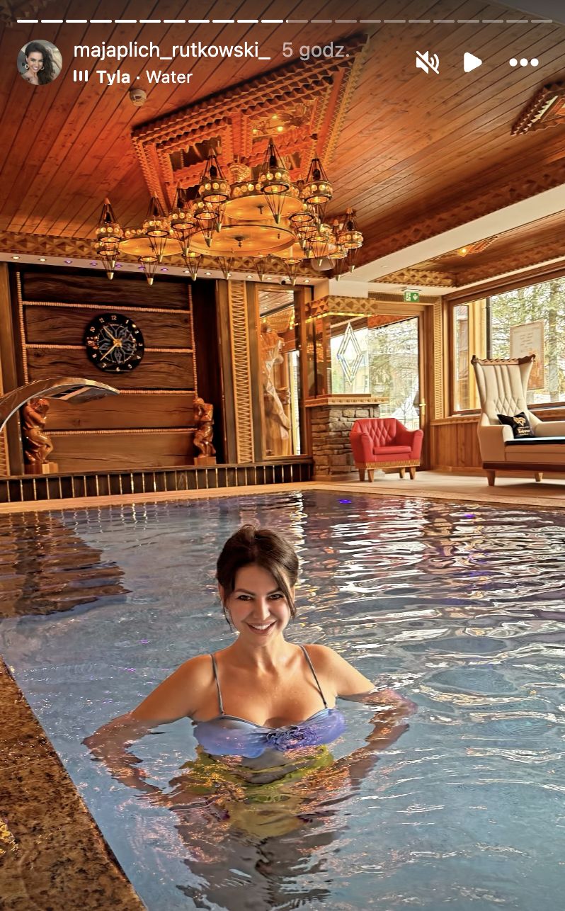 Maja Rutkowski w basenie
