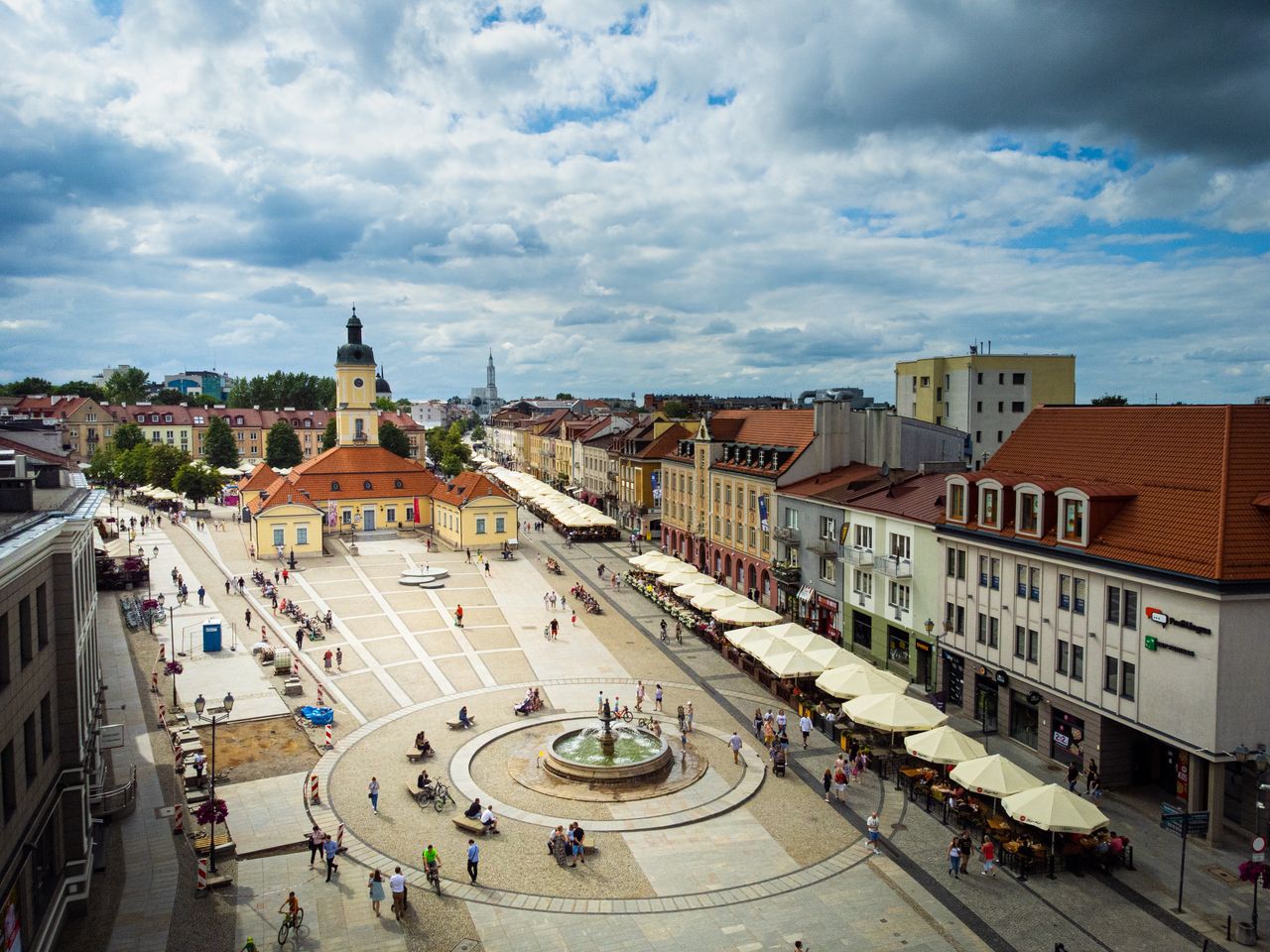 Widok na rynek w Białymstoku. Zdjęcie ilustracyjne