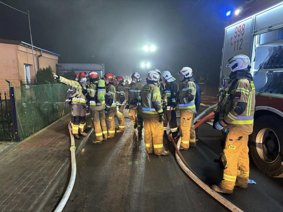 Pożar domu w Drobinie - do tragedii doszło tuż przed północą [Zdjęcia]