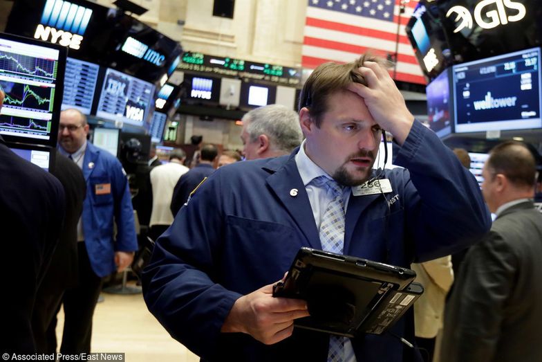 Wall Street w dół w ślad za taniejącą ropą
