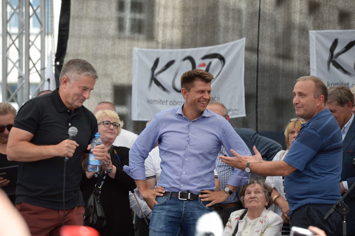 Opozycja ma gigantyczny problem. PiS może zacierać ręce