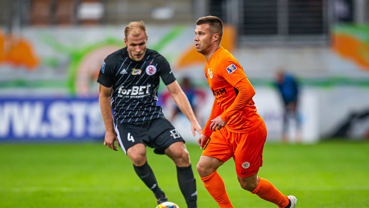 Newspix / Łukasz Skwiot / Na zdjęciu: Artur Bogusz (z lewej) i Damjan Bohar (z prawej)