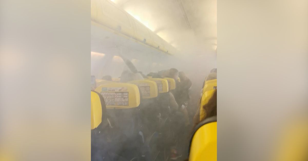 Kłęby dymu i panika na pokładzie. Koszmar pasażerów po starcie