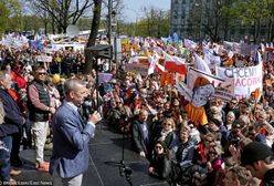 Strajk nauczycieli. Kolejna manifestacja i przemarsz ulicami Warszawy