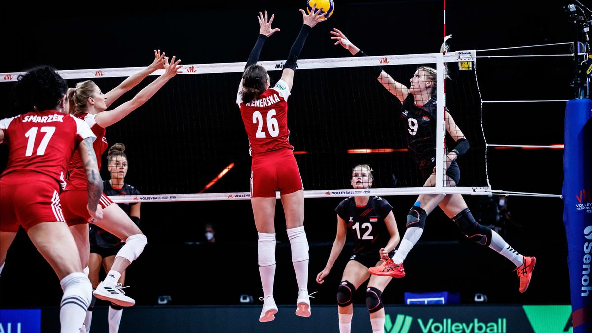 Materiały prasowe / FIVB / Na zdjęciu: reprezentacja Polski w meczu z Niemkami