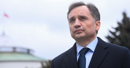 Próbowali zatrzymać Ziobrę na lotnisku. Szczegóły wniosku o areszt