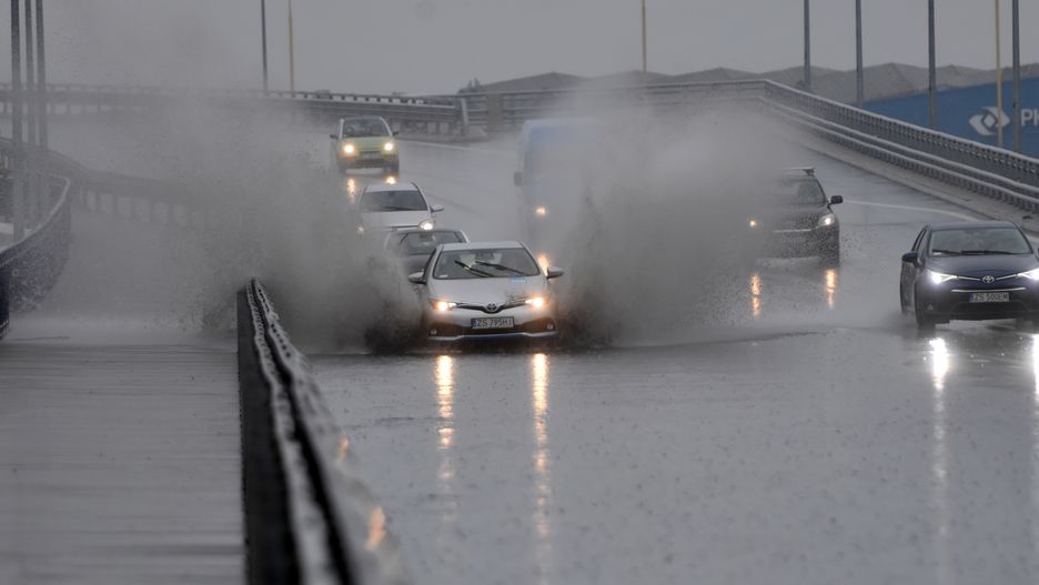 Wrocław. Pogoda. 26 września - dzień pod znakiem ulewnego deszczu. Nawet IMGW ostrzega