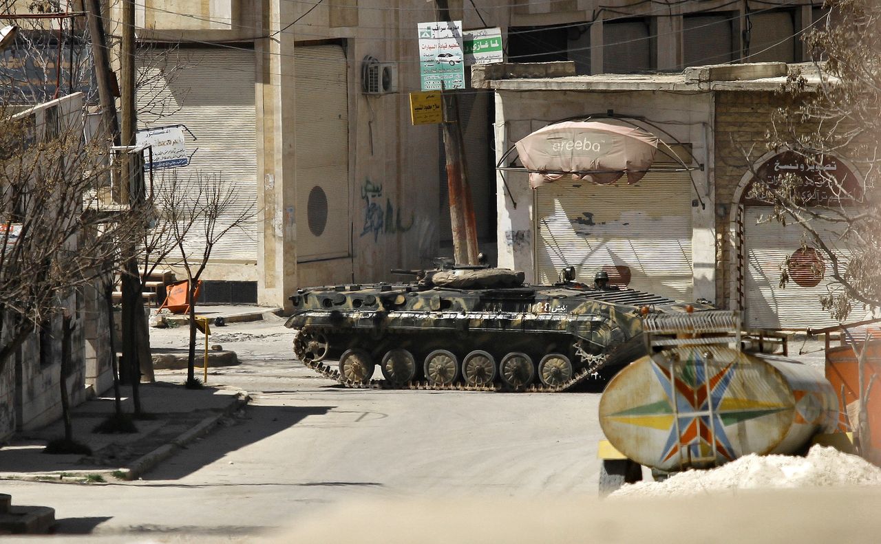 Syrian rebels take selfies while drifting Soviet-era BMP-1 vehicle