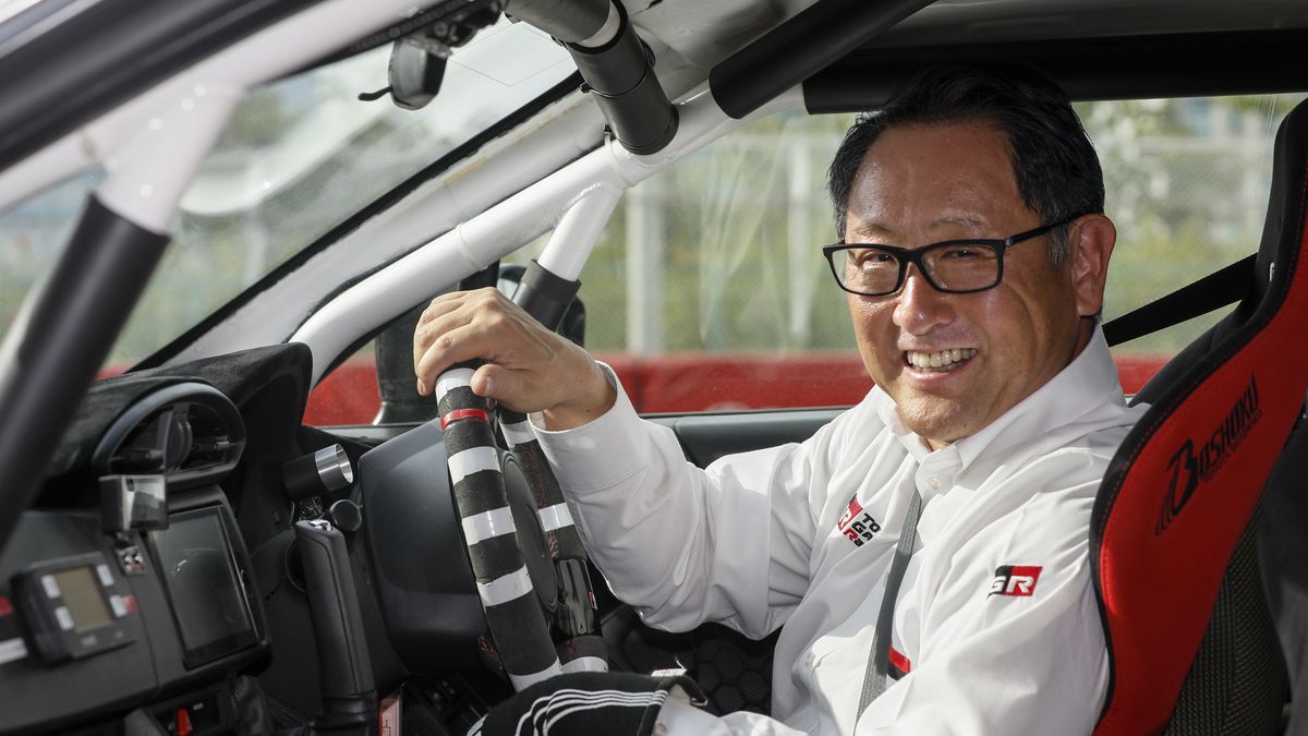 (FILE) - Akio Toyoda, President of Toyota Motor Corp., smiles while sitting in the driver's seat of GAZOO Racing Company's rally version 86 GR in Tokyo, Japan, 19 September 2017 (reissued 26 January 2023). On 26 January 2023, Toyota President Akio Toyoda announced he will become chairman of the giant carmaker effective 01 April 2023. EPA/KIMIMASA MAYAMA Dostawca: PAP/EPA.