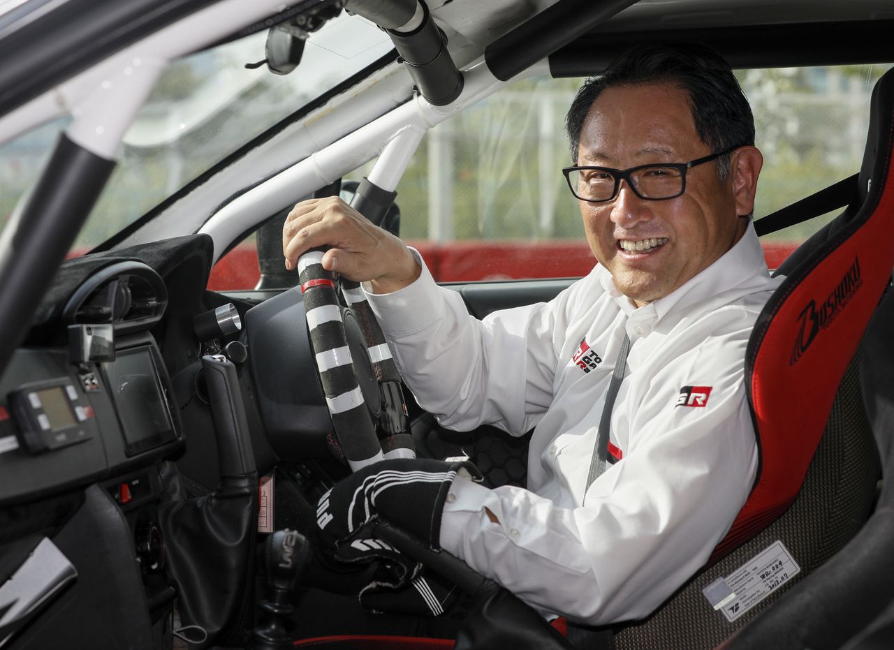 Akio Toyoda to wielki entuzjasta motoryzacji. 