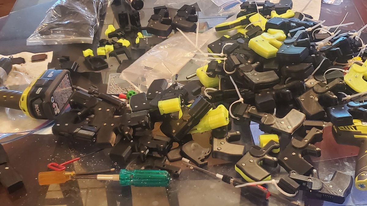 Egzemplarze broni z drukarki 3D oddane na amerykańskiej zbiórce.