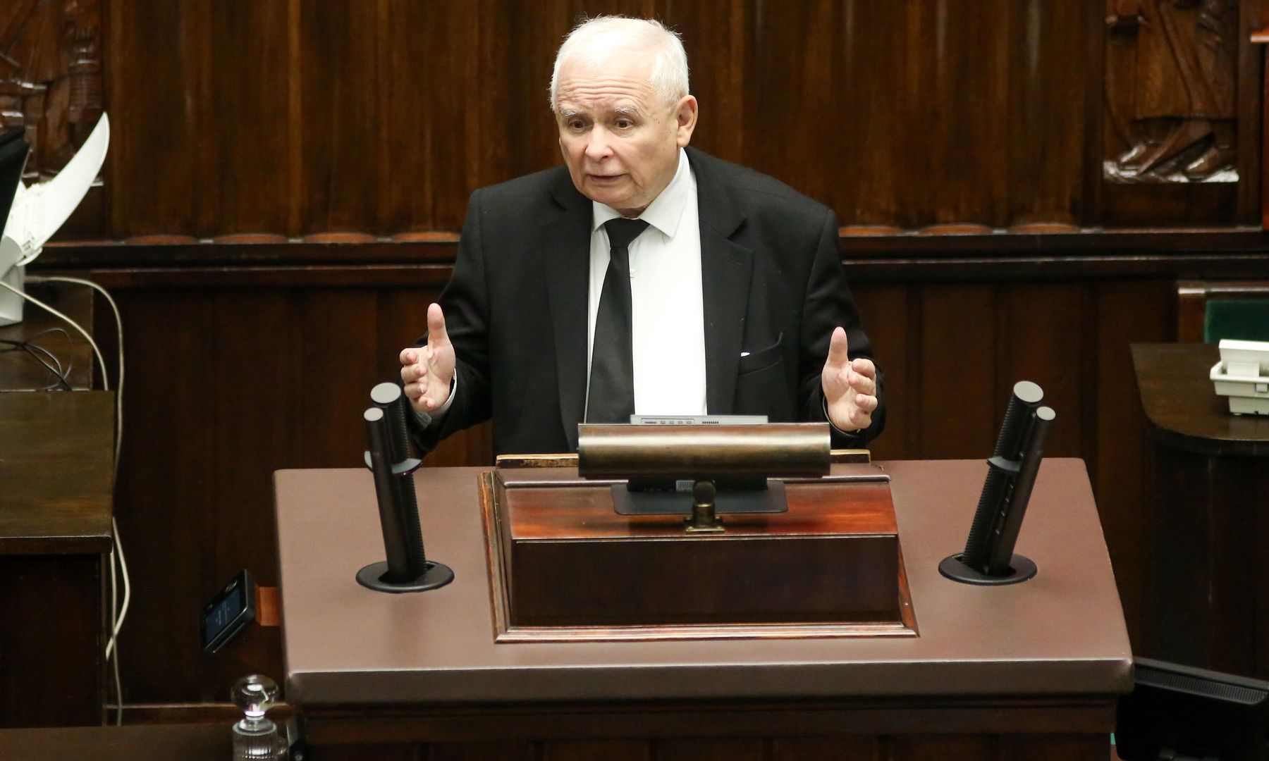 Zawrzało na posiedzeniu klubu PiS. Jarosław Kaczyński nie wytrzymał