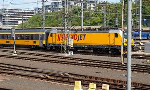 Kusili tanimi biletami. "Miała być konkurencja dla PKP Intercity - jest wtopa"