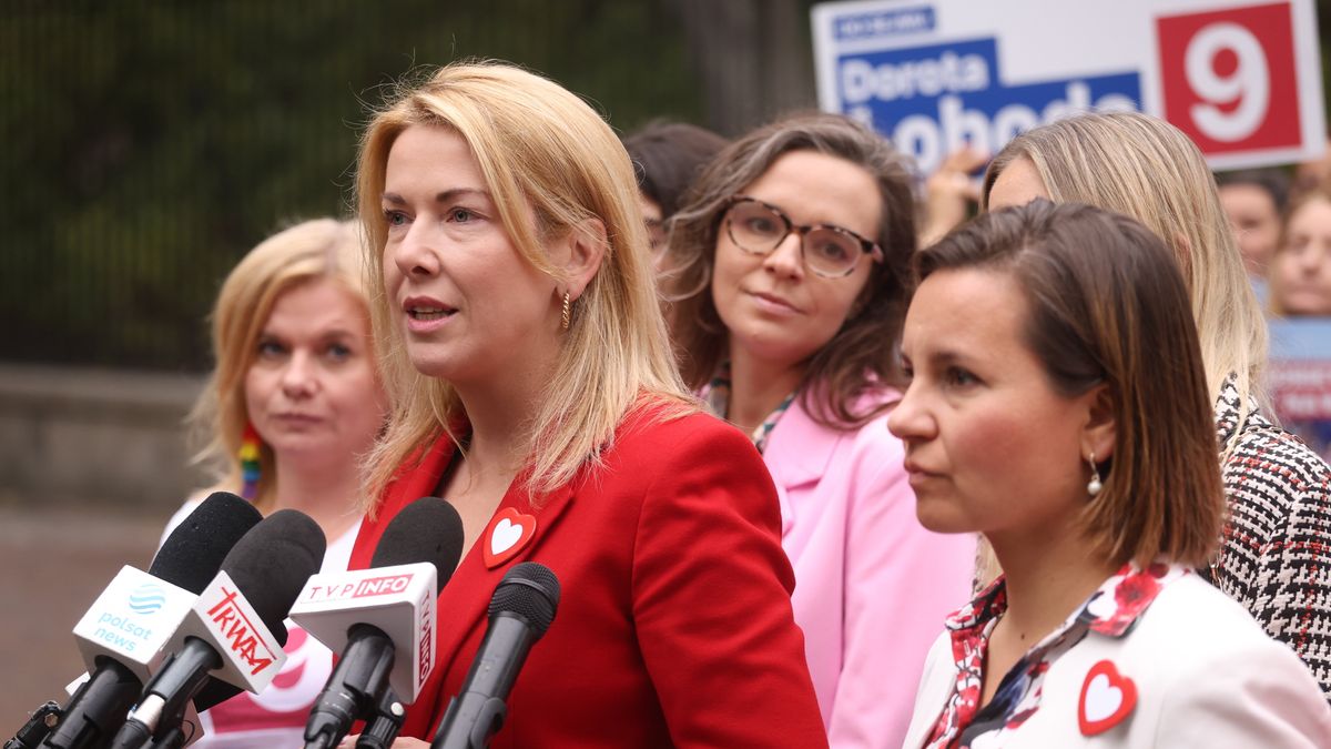 Magdalena Roguska podczas konferencji w ramach akcji "Kobiety na wybory"