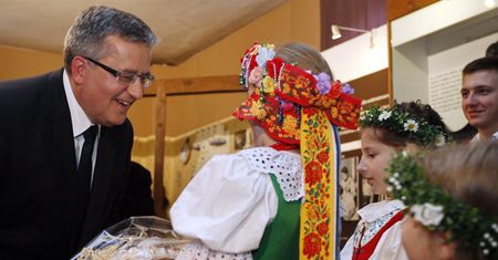 Badani CBOS. Komorowski liderem rankingu zaufania