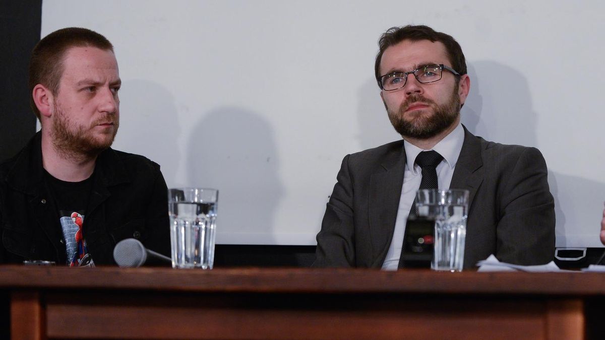 Dr Jacek Bartosiak (w środku)