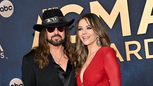 Elizabeth Hurley zaręczona? Gwiazda wrzuciła wymowne zdjęcia