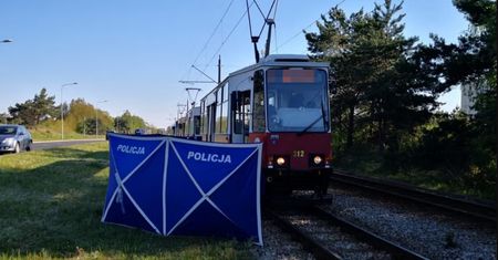 Nie zauważyła wsiadającego pasażera. Mężczyzna zginął na torach