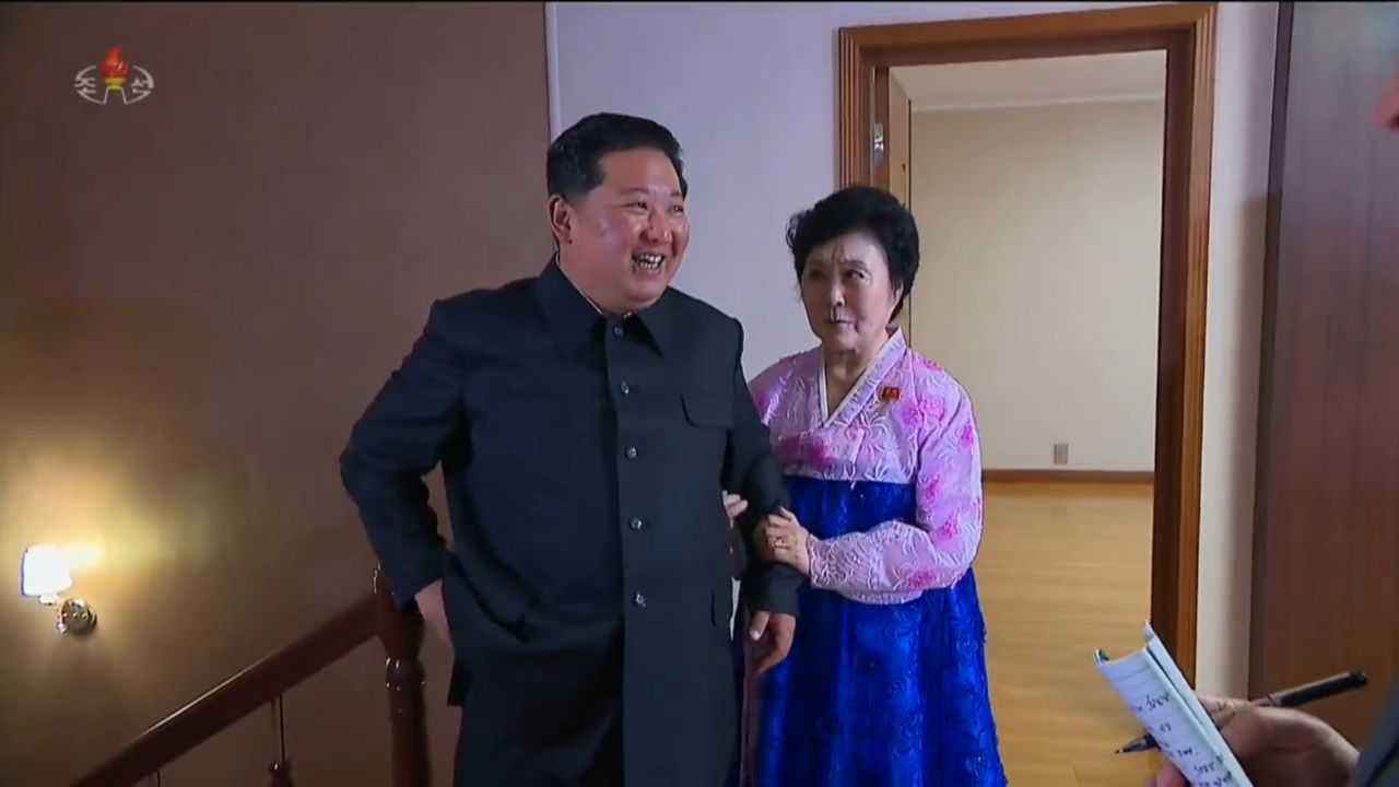 Prezent od wodza. Kim Dzong Un docenił pracę "Różowej damy"