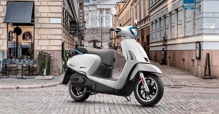 Tani, elektryczny i z wymiennymi akumulatorami. Kymco Like EV trafi do Europy