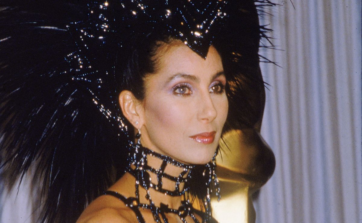 Cher o kontrowersyjnej sukni z rozdania Oscarów w 1986. Tłumaczy się z wyboru bardzo odkrytej kreacji