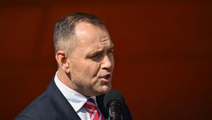 W sieci są już nagrania. Nawrocki z nieoczekiwaną wizytą na meczu