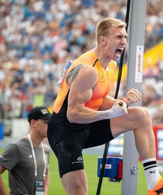 Piotr Lisek skakał wysoko. Świetny bieg 20-latki w Szczecinie