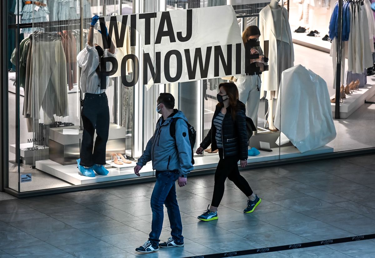 Ponad połowa Polaków wróciła do galerii handlowych