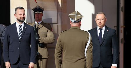 "Dość tych awantur". Generał gromi polityków