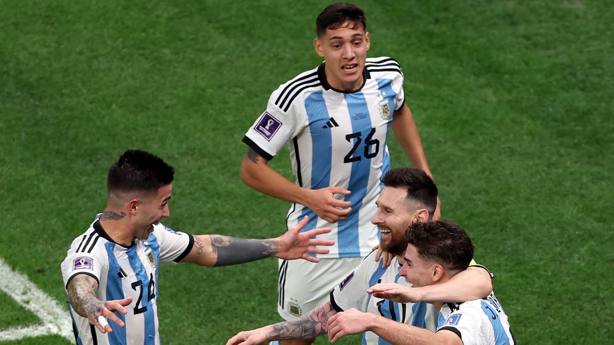 PAP/EPA / Tolga Bozoglu  / Na zdjęciu: piłkarze reprezentacji Argentyny