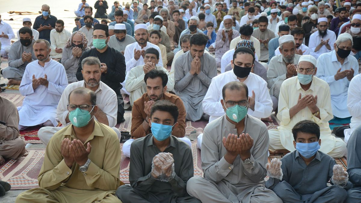 Zgromadzenia religijne to największy problem Pakistanu w walce z epidemią