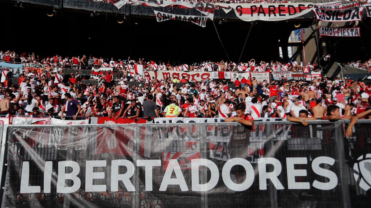 kibice River Plate przed meczem z Boca Juniors
