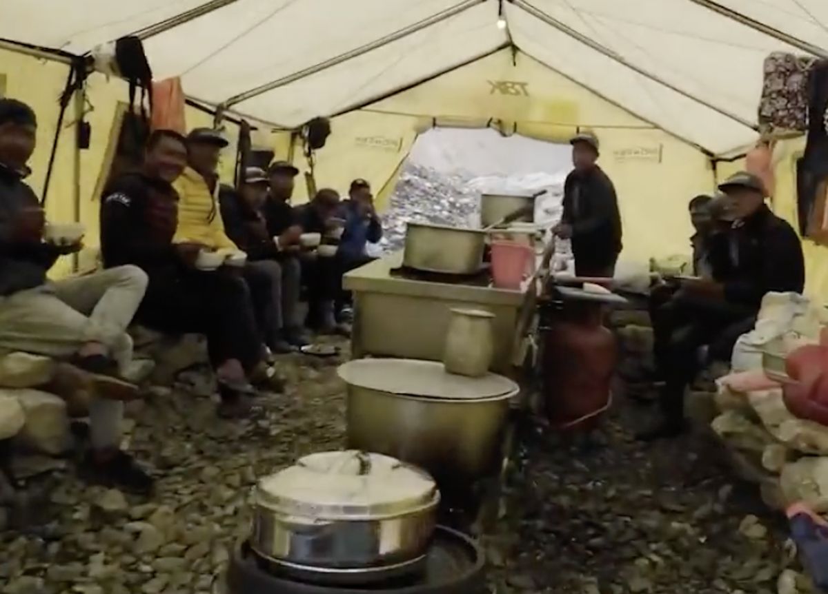 Nagranie z drona z base campu pod Mount Everestem robi furorę w sieci 