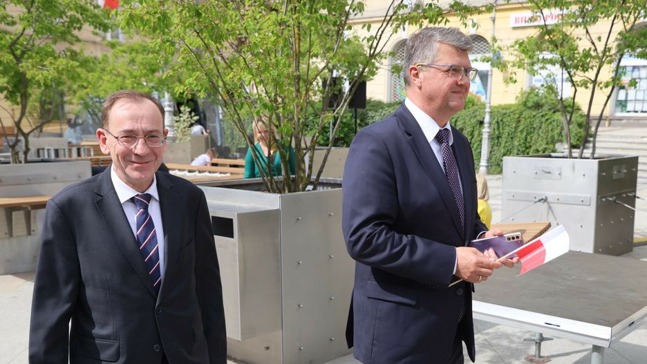 Inauguracja og�lnopolskiej kampanii PiS do Parlamentu Europejskiego
Fot. Adam Burakowski/East News, Kielce, 02.05.2024. Inauguracja ogolnopolskiej kampanii PiS do Parlamentu Europejskiego. Konwencja z udzialem prezesa PiS Jaroslawa Kaczynskiego, na placu Literatow w Kielcach.
N/z: Mariusz Kaminski, Maciej Wasik
Adam Burakowski