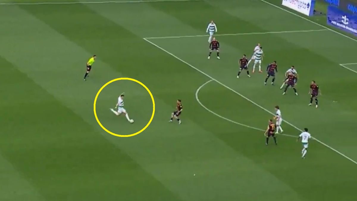 Twitter / Screen / Canal+Sport / Na zdjęciu: Iwan Żelizko zdobył piękną bramkę w Szczecinie