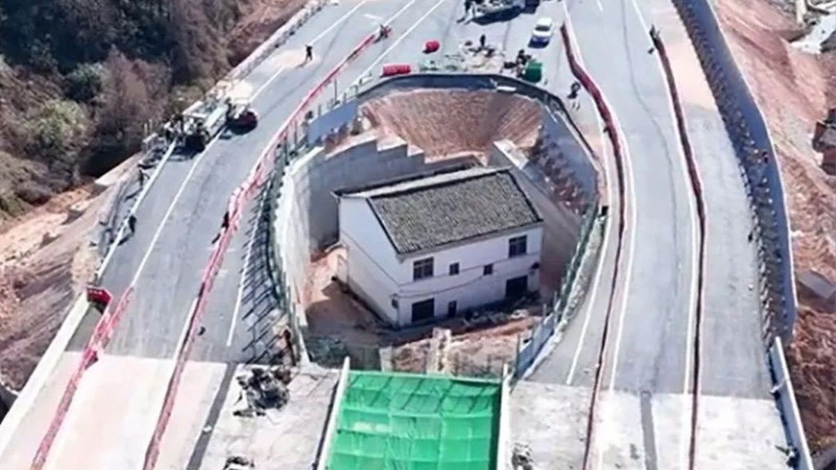 Chiny: Odmówił przeprowadzki, mieszka na środku drogi