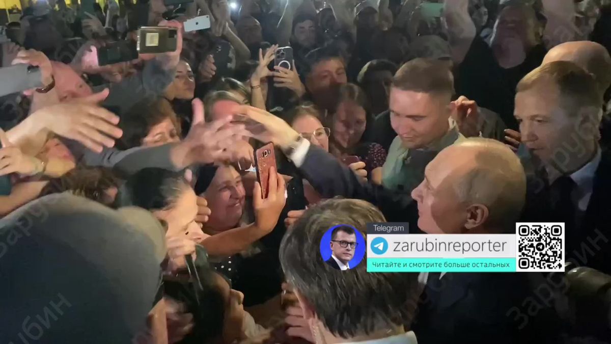 Putin otoczony przez tłum. Niespodziewana wizyta w Derbencie