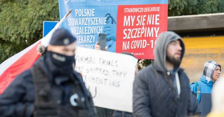 Ustawa kompensacyjna. PiS idzie na rękę antyszczepionkowcom