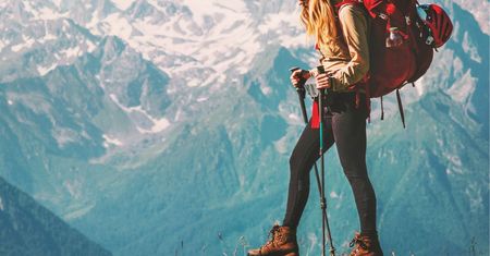 Buty trekkingowe, kurtka i nie tylko. Jak przygotować się na wypad w góry?