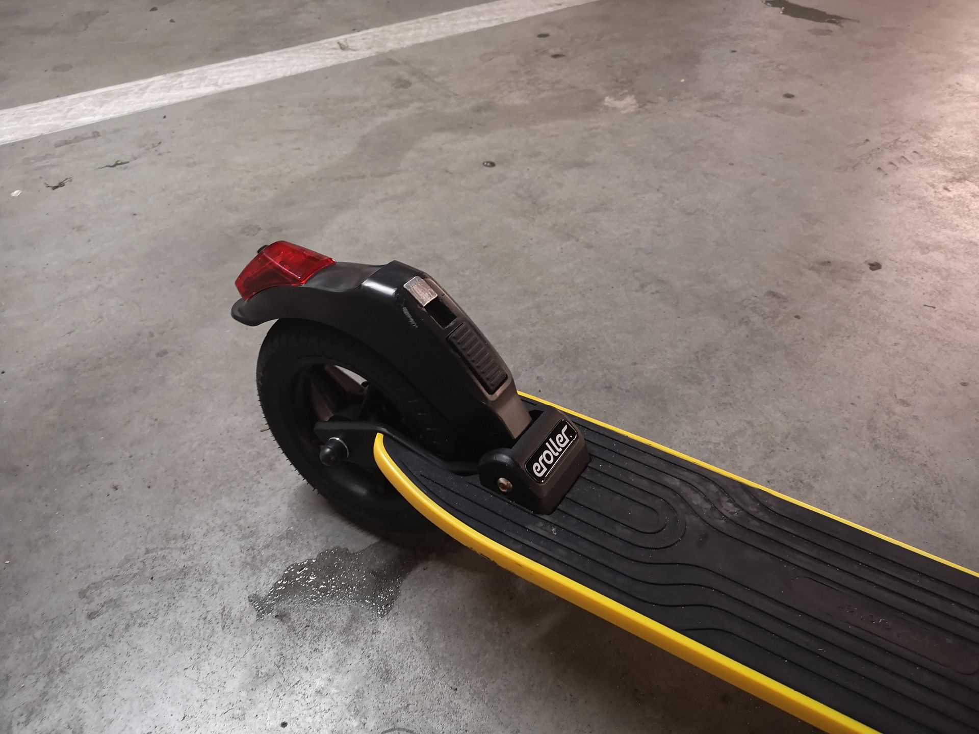 Krótki test hulajnogi elektrycznej eRoller R1 7