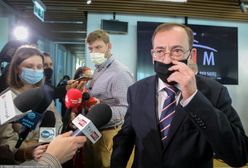 "Zoofilskie" zdjęcia na telefonie migranta? To stopklatka ze starego nagrania