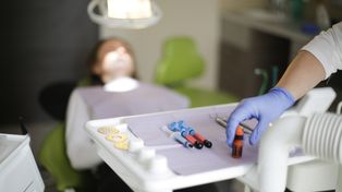 Tysiące pacjentów mogły zostać narażone na HIV i wirusowe zapalenie wątroby. Alarm po kontroli w australijskiej klinice dentystycznej