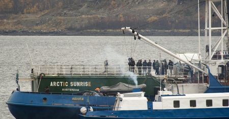 Szef Greenpeace domaga się kaucji dla aktywistów ze statku Arctic Sunrise