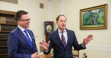 Ambasador USA u Hołowni. Marszałek zdradził rodzinną tajemnicę