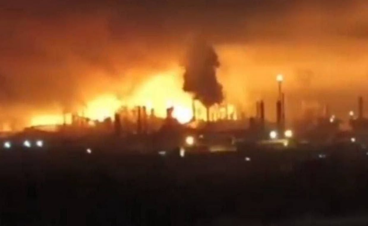 Ukraińcy zaatakowali rafinerię Łukoila. Jest jedną z największych