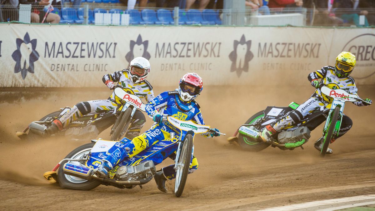 Nicki Pedersen na prowadzeniu