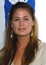 Maura Tierney gra w koszykówkę