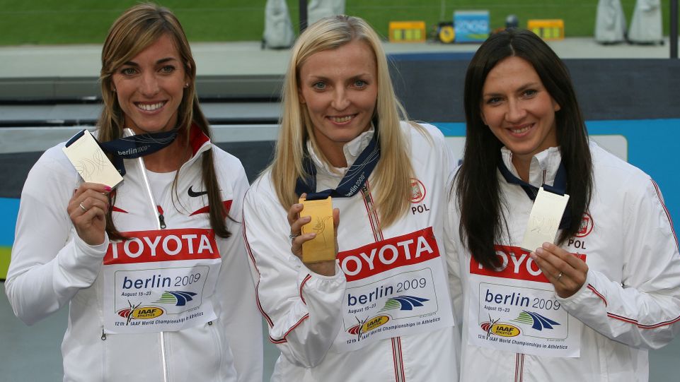 Anna Rogowska i Monika Pyrek, dekoracja na MŚ 2009 w Berlinie